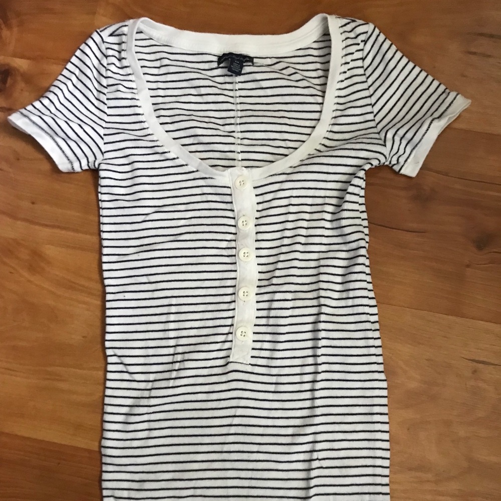 American Eagle T-shirt